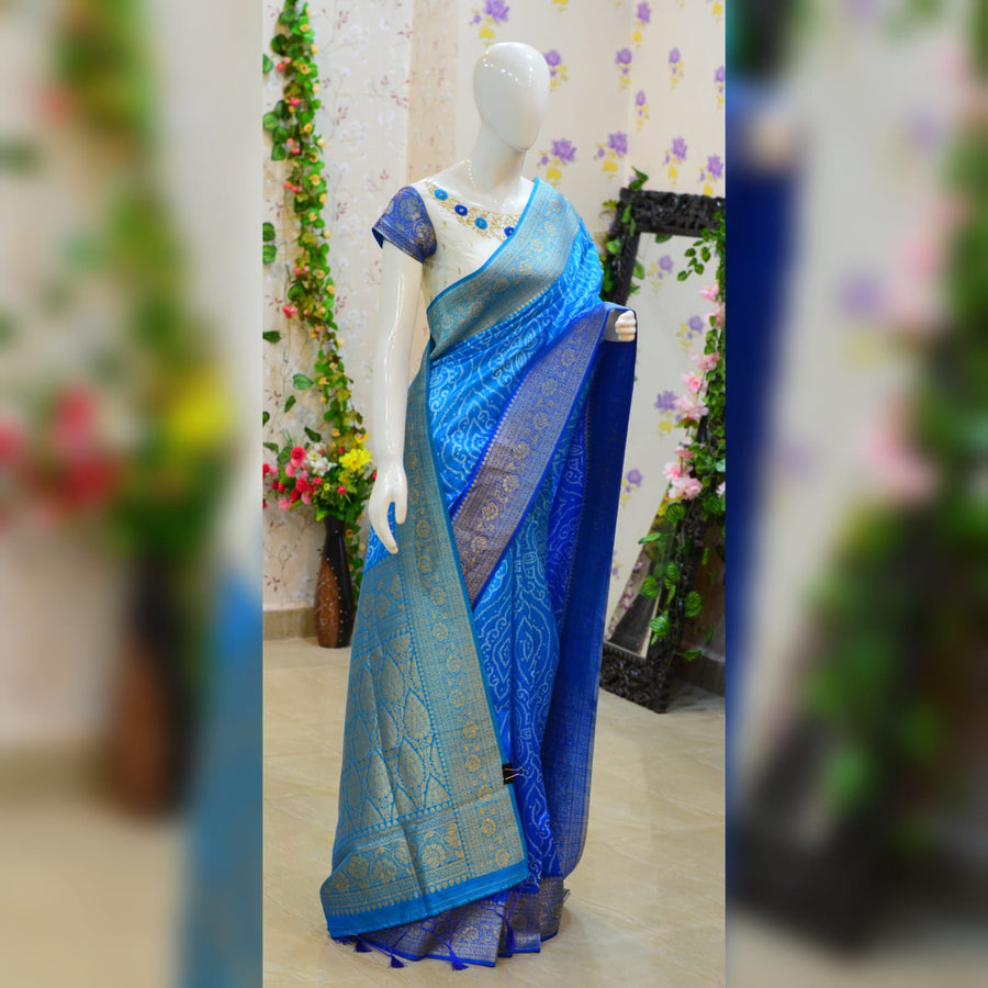 Moonga Raw silk Bandhini saree