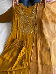 Premium Roman Silk outfit