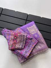 Banarasi Paatu saree